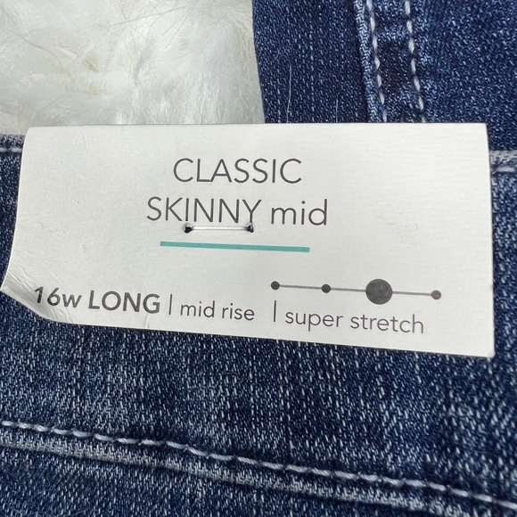 NWT🤩 |•MAURICES•| Classic Skinny Mid Rise 16W Long Jeans - Picture 9 of 10